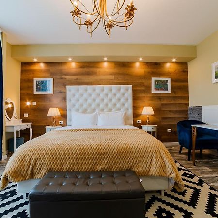 Romantic Jacuzzi Chic Apartment Синая Екстериор снимка