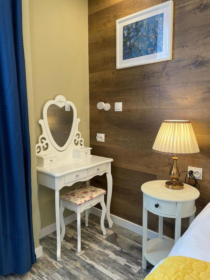 Romantic Jacuzzi Chic Apartment Синая Екстериор снимка