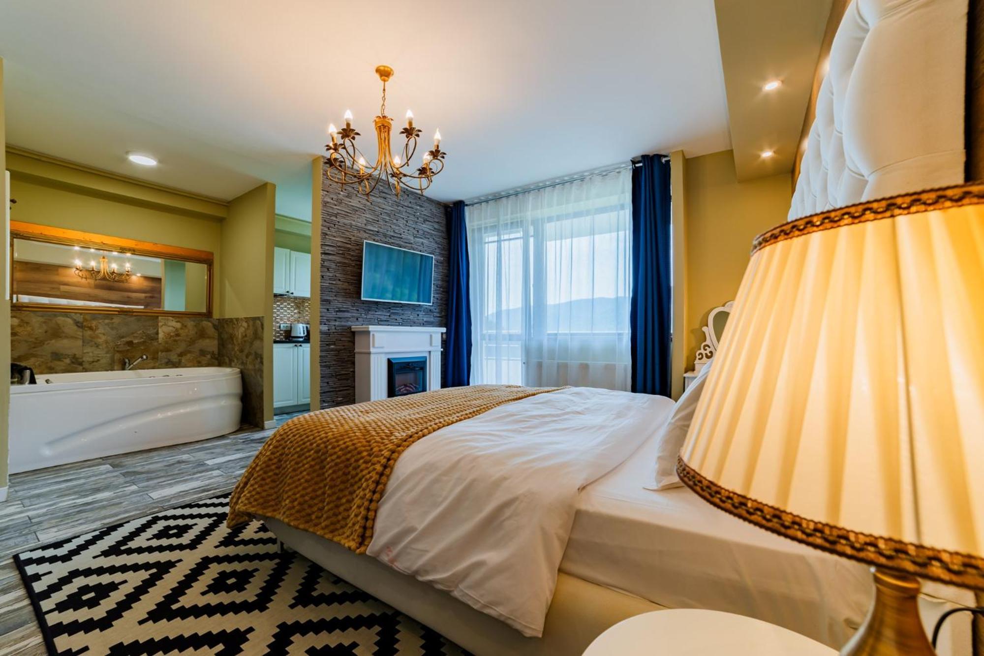 Romantic Jacuzzi Chic Apartment Синая Екстериор снимка