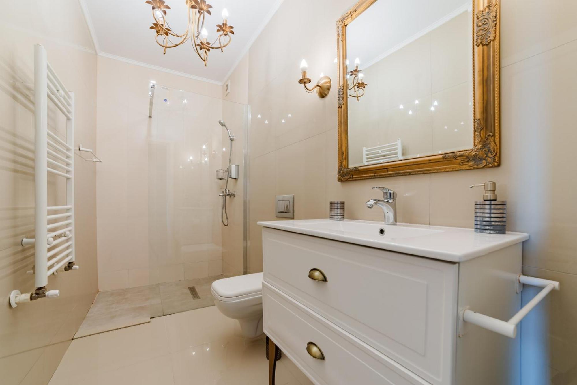 Romantic Jacuzzi Chic Apartment Синая Екстериор снимка